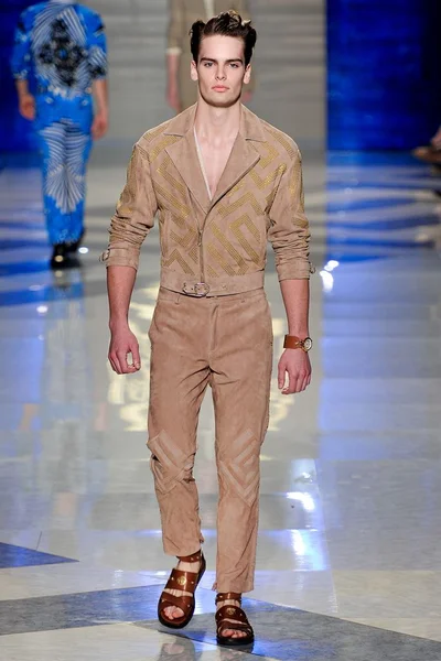 Look 9